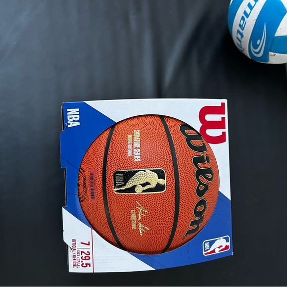 Size 7 Wilson basketball - Picture 2 of 2